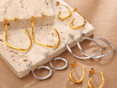 Stylish, Glossy, And Smooth Earrings, Simple And Versatile, Suitable For Everyday Wear, With A Three-dimensional Glossy Texture.