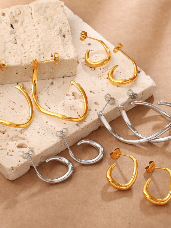 Glossy Simple Stud Earrings