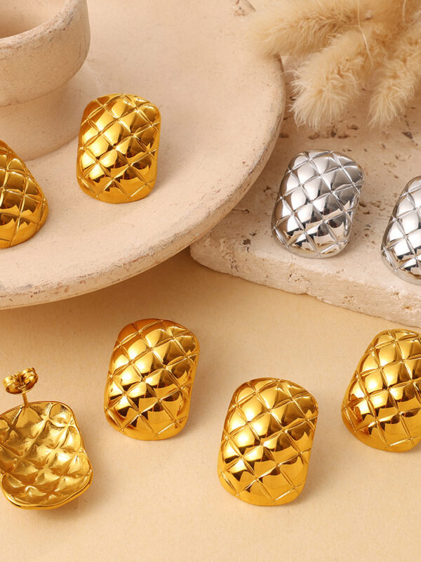 Quilted Pattern Gold-Plated Stud Earrings
